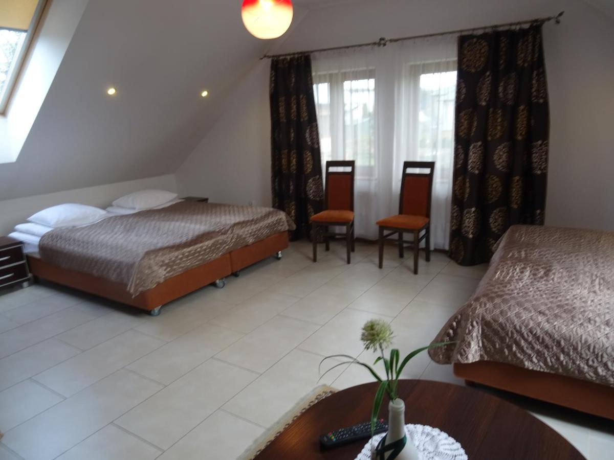 Hotel Gosciniec Klejnot Borowo Exteriér fotografie