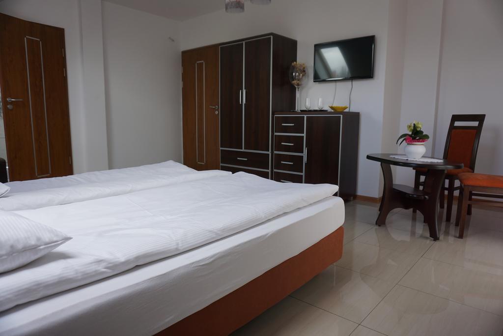 Hotel Gosciniec Klejnot Borowo Exteriér fotografie