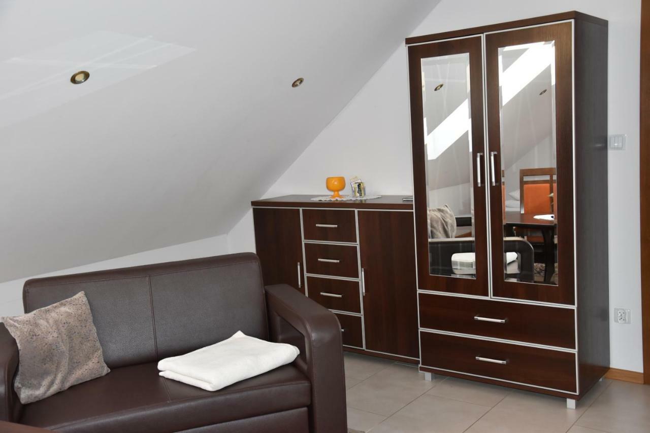 Hotel Gosciniec Klejnot Borowo Exteriér fotografie